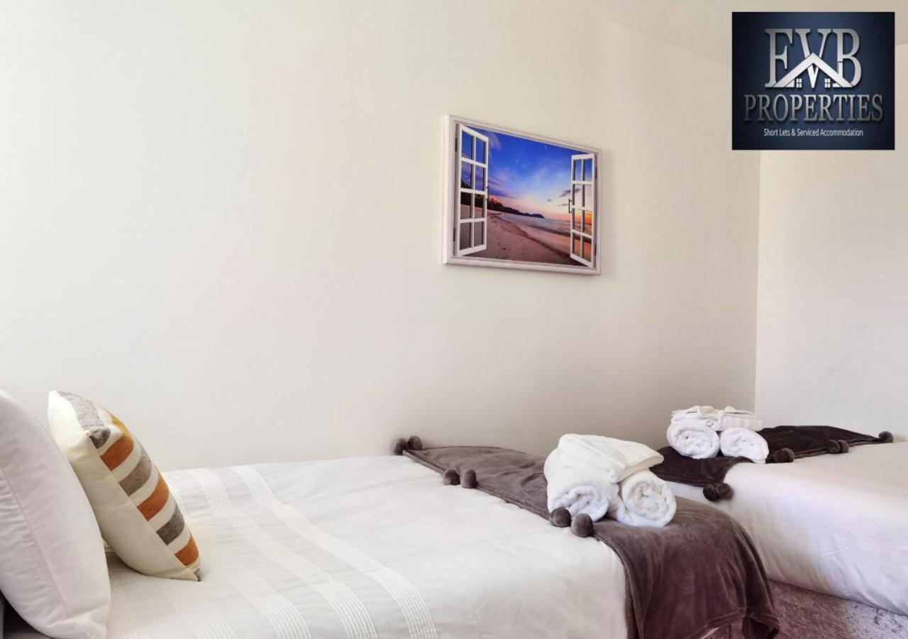 Spireview: Titanic-inspired 2-bedroom In Apartment